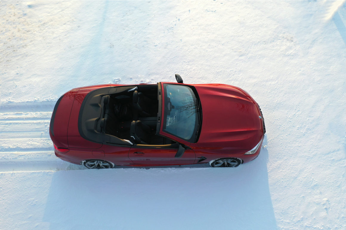 BMW M8 Cabrio macht dank xDrive auch im Schnee richtig Spaß