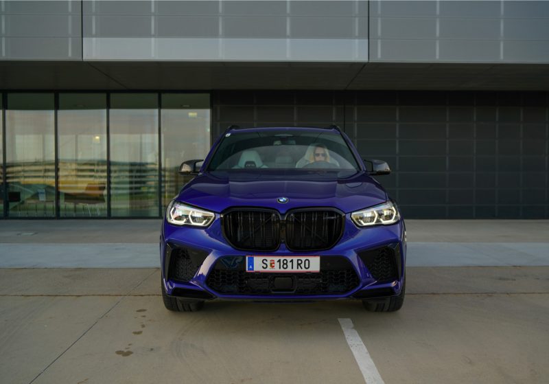 BMW X5 M © 2020 by fahrfreude.cc
