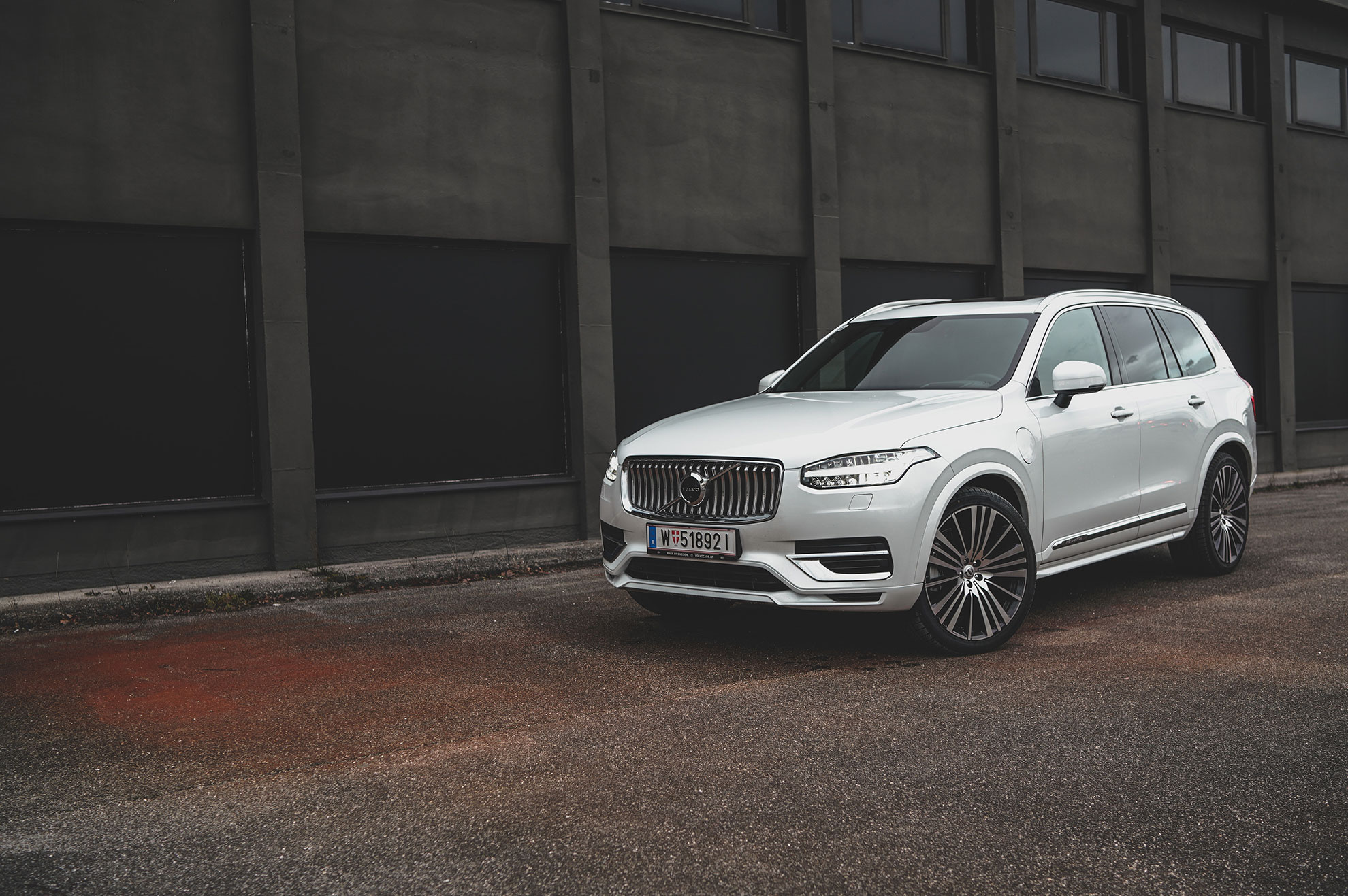 Volvo-XC90-T8-Recharge