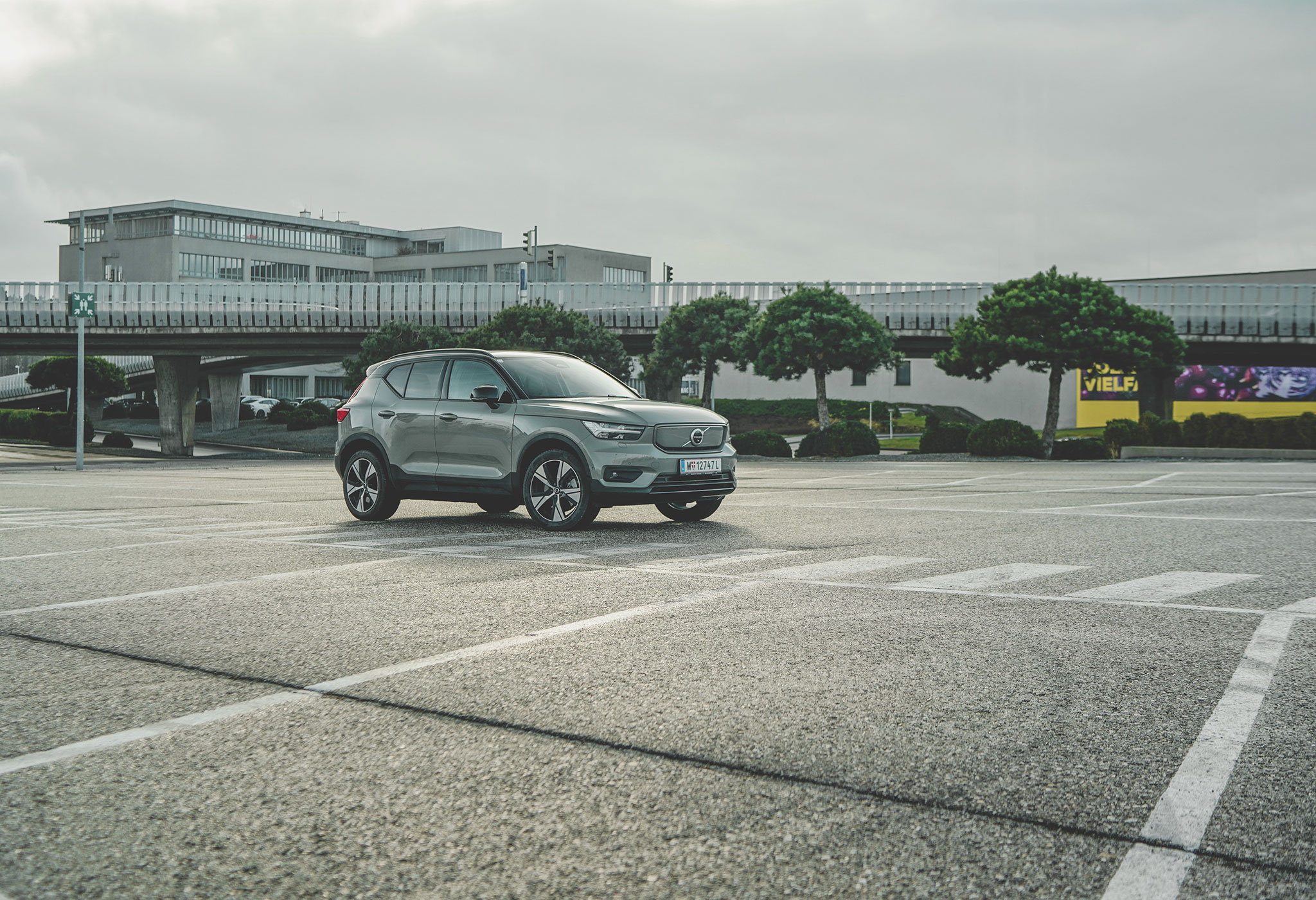 Volvo XC40 Electric by fahrfreude