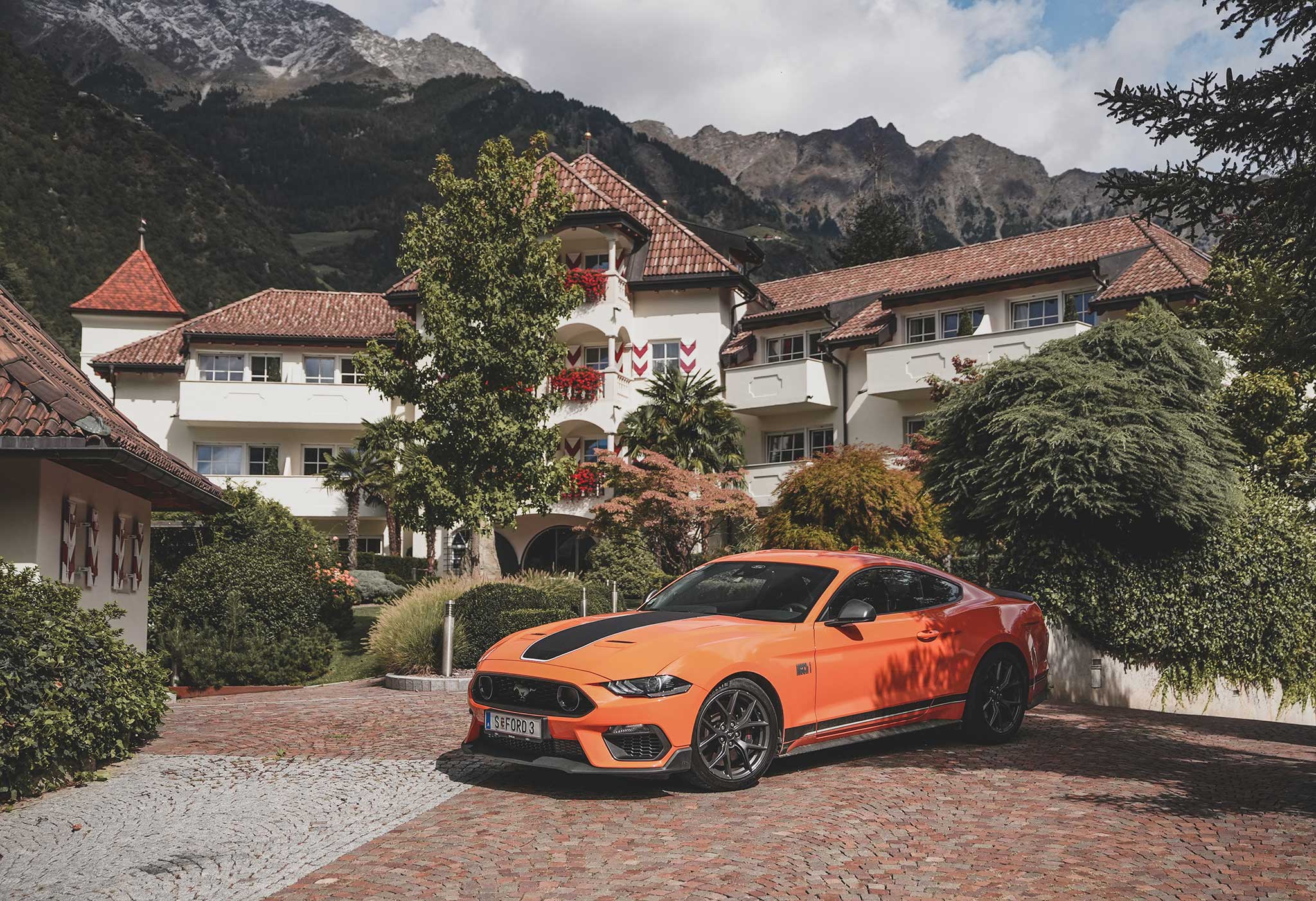 Ford Mustang Mach1 im Hotel Hanswirt Südtirol