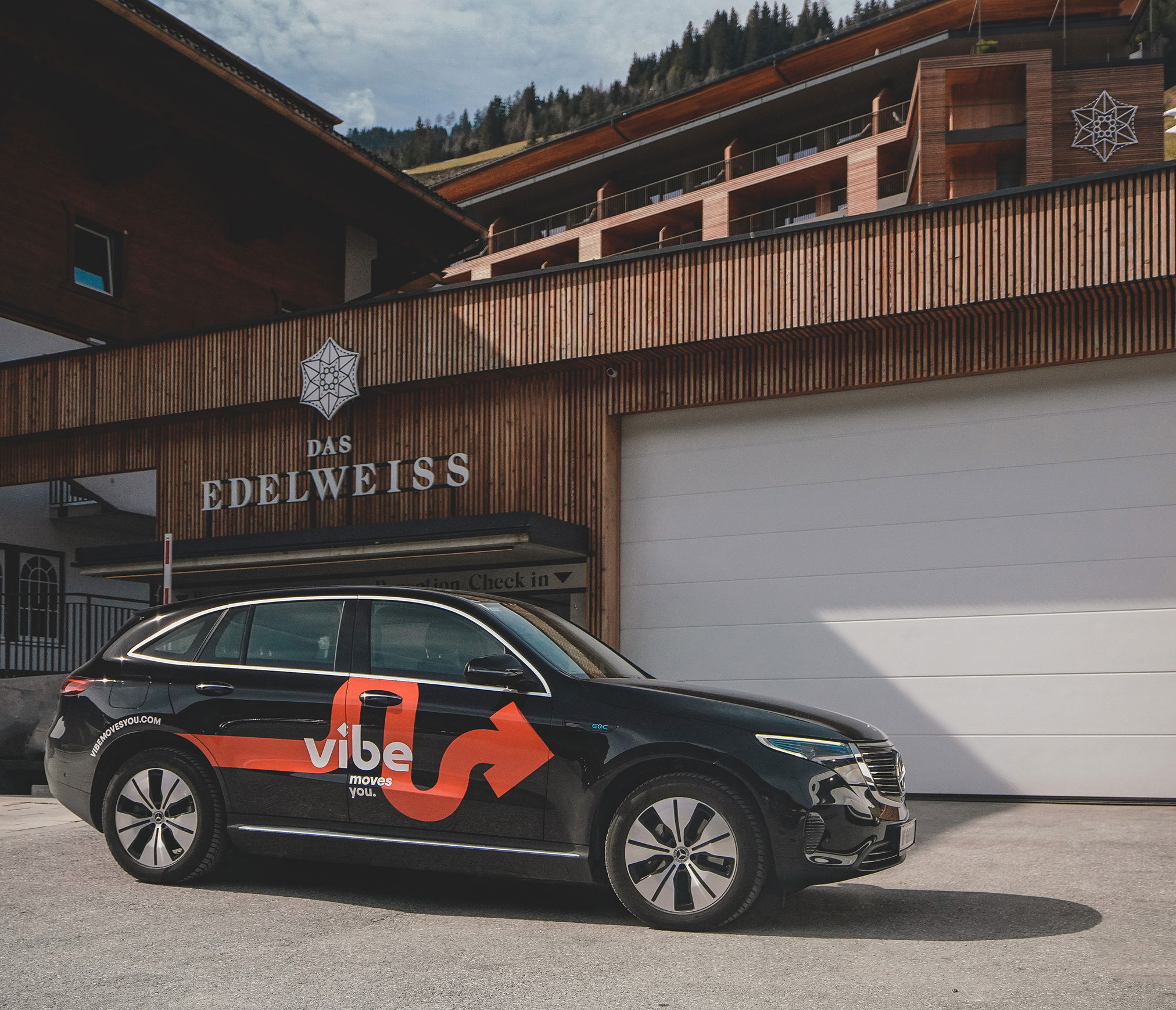 Gewinnspiel vibe Mercedes EQC und Das Edelweiss Grossarl