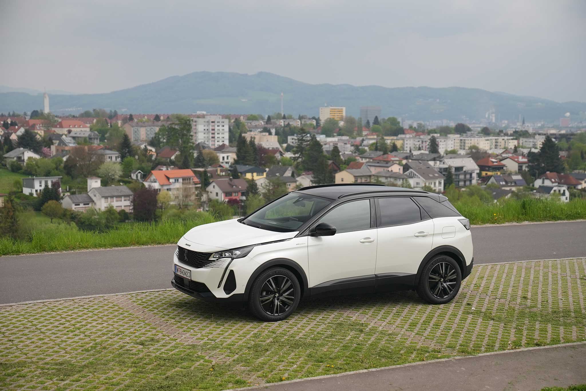 Peugeot 3008: Ziemlich Einzig(un)artigPeugeot 3008 Hybrid4 300 GT