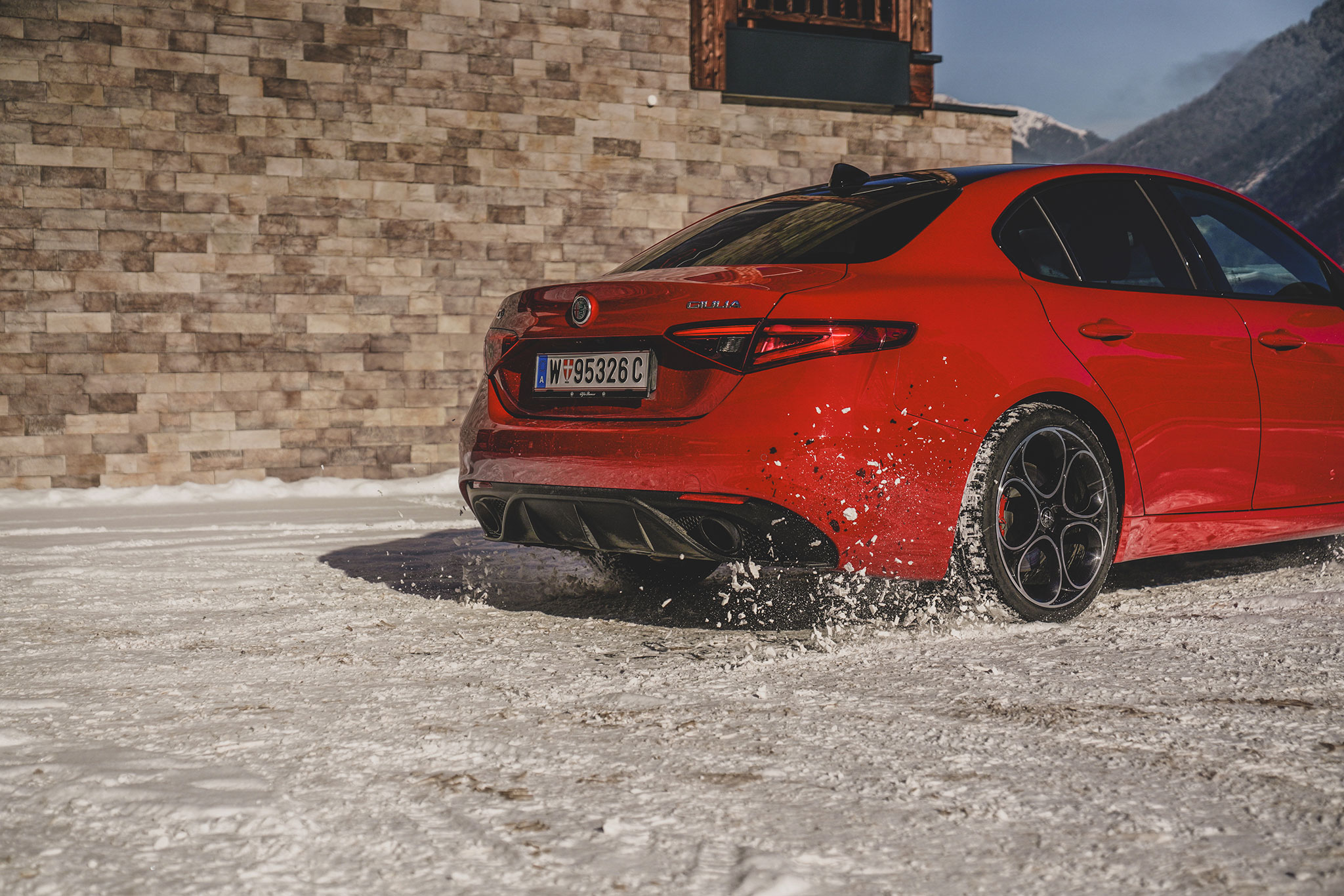 Alfa-Romeo-Giulia-by-fahrfeude_titel4